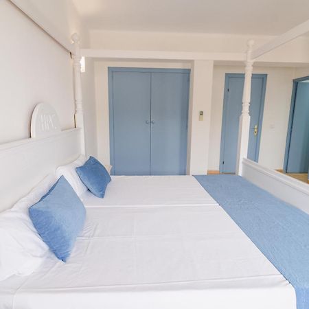 Hostal Hpc Porto Colom Extérieur photo