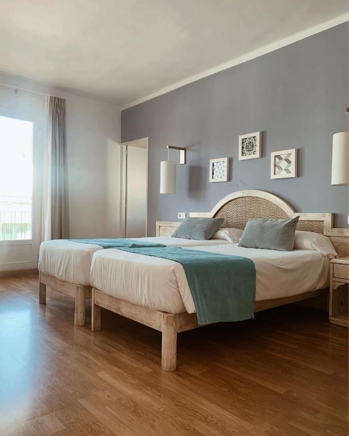 Hostal Hpc Porto Colom Extérieur photo