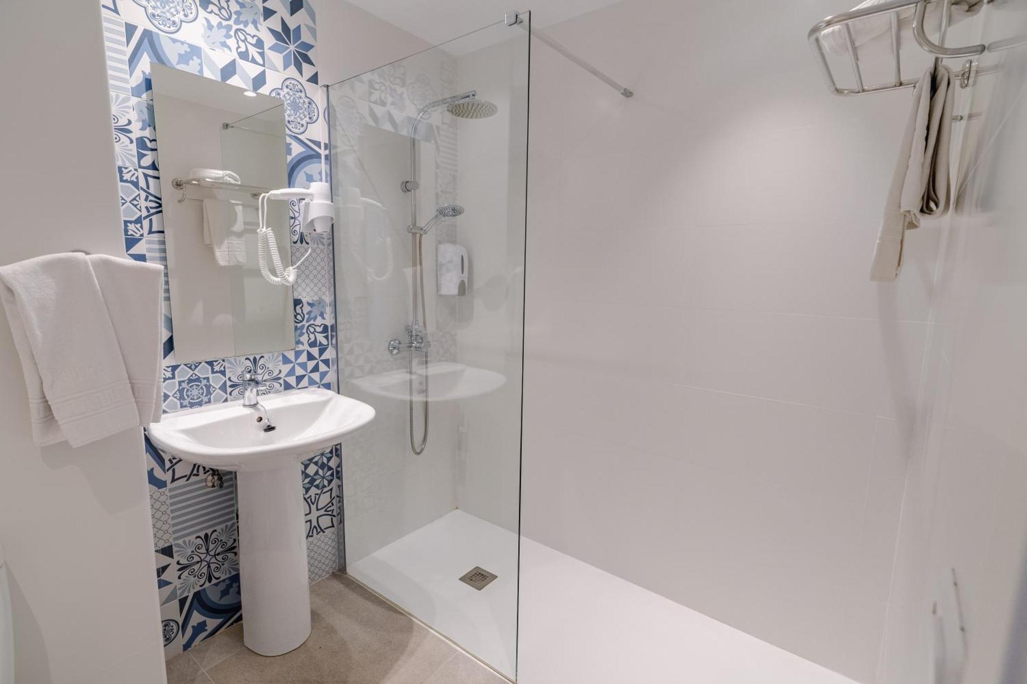 Hostal Hpc Porto Colom Extérieur photo