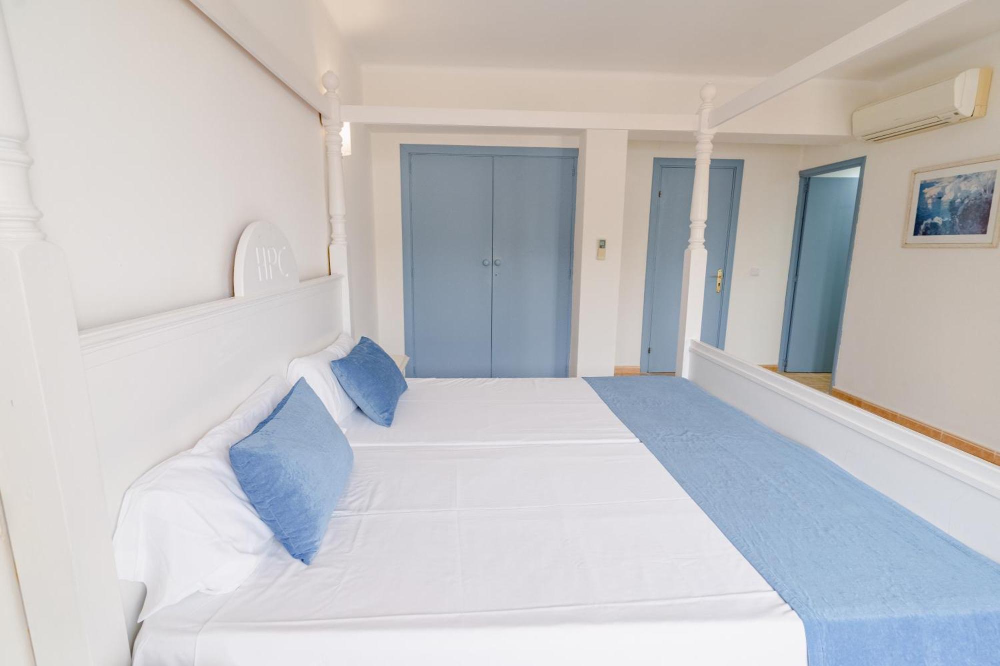 Hostal Hpc Porto Colom Extérieur photo