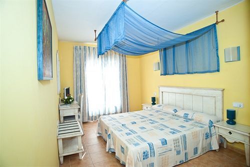 Hostal Hpc Porto Colom Extérieur photo
